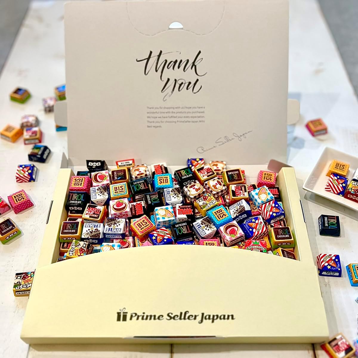 チロルチョコ  ギフト・プチギフト・プレゼント用（バラエティ100個・詰め合わせ・アソート・大容量／バレンタイン・ホワイトデー・ハロウィン・クリスマス）