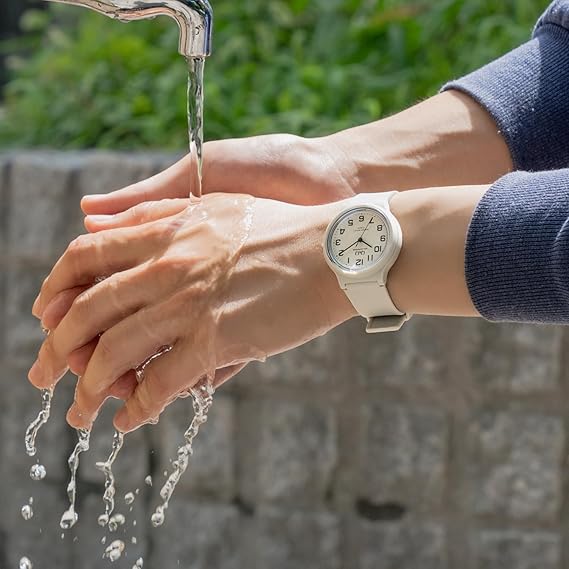 [シチズン Q&Q] アナログ ソーラー腕時計 10気圧防水 ウレタンベルト 電池交換不要 軽量 見やすい文字盤 シンプル E04A-004VK メンズ グレー