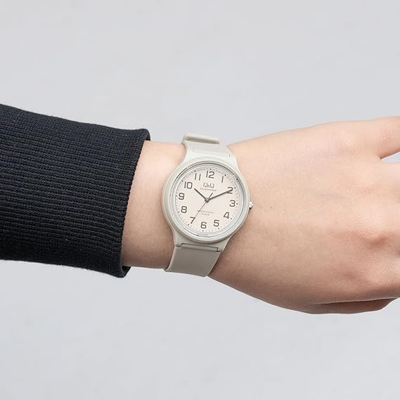 [シチズン Q&Q] アナログ ソーラー腕時計 10気圧防水 ウレタンベルト 電池交換不要 軽量 見やすい文字盤 シンプル E04A-004VK メンズ グレー